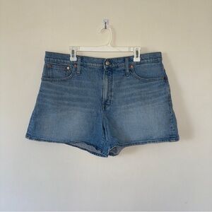 Madewell The Perfect Vintage Mid-Length Jean Short in Grennan Wash 33